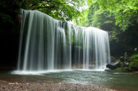 Nabegataki Falls